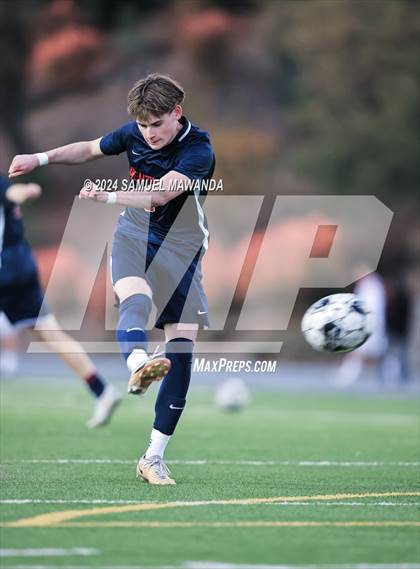 Thumbnail 3 in Brentwood School vs Burroughs photogallery.