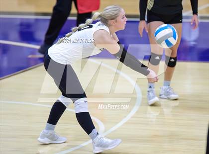 Thumbnail 2 in Iowa Park vs Comanche (UIL 3A  Bi-district) photogallery.