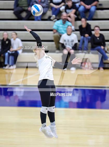 Thumbnail 3 in Iowa Park vs Comanche (UIL 3A  Bi-district) photogallery.