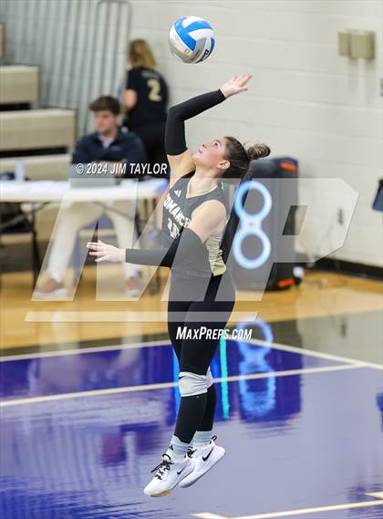 Thumbnail 2 in Iowa Park vs Comanche (UIL 3A  Bi-district) photogallery.