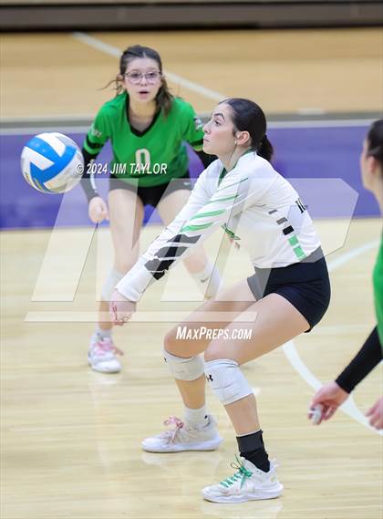 Thumbnail 3 in Iowa Park vs Comanche (UIL 3A  Bi-district) photogallery.