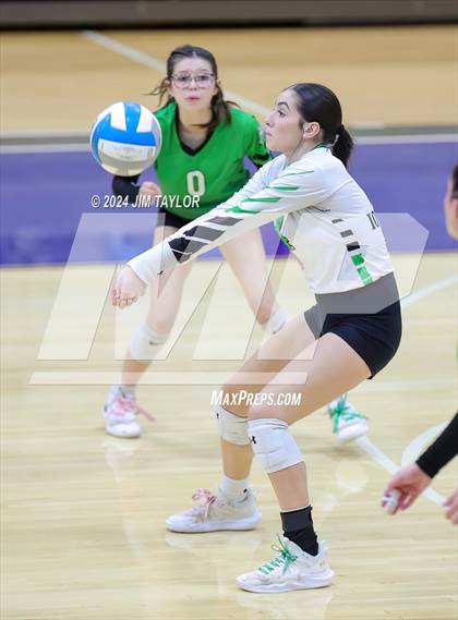 Thumbnail 1 in Iowa Park vs Comanche (UIL 3A  Bi-district) photogallery.