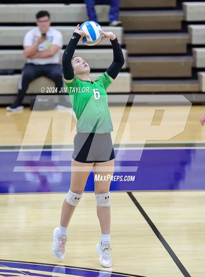 Thumbnail 3 in Iowa Park vs Comanche (UIL 3A  Bi-district) photogallery.