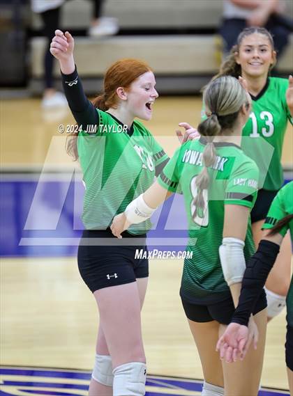 Thumbnail 3 in Iowa Park vs Comanche (UIL 3A  Bi-district) photogallery.