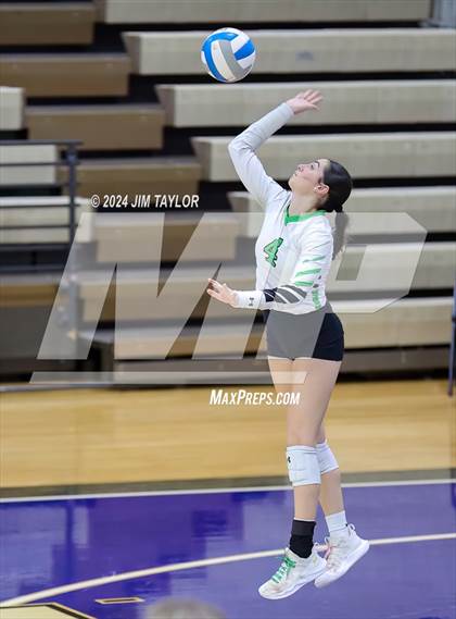 Thumbnail 1 in Iowa Park vs Comanche (UIL 3A  Bi-district) photogallery.