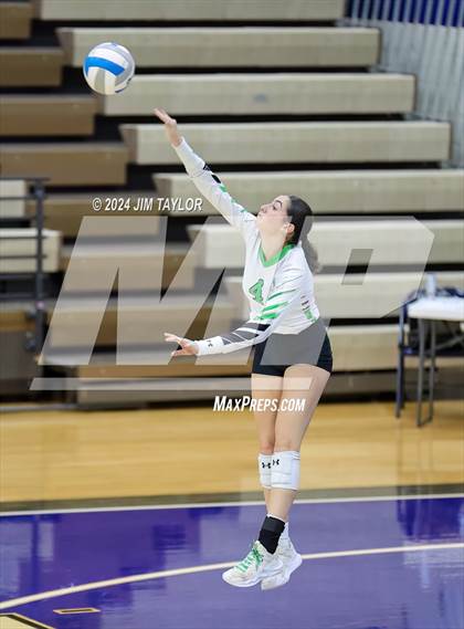 Thumbnail 2 in Iowa Park vs Comanche (UIL 3A  Bi-district) photogallery.