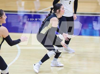 Thumbnail 3 in Iowa Park vs Comanche (UIL 3A  Bi-district) photogallery.