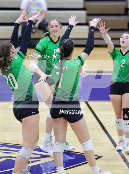 Thumbnail 3 in Iowa Park vs Comanche (UIL 3A  Bi-district) photogallery.