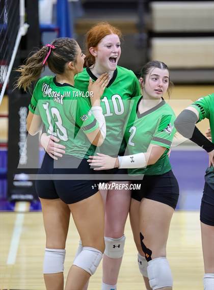 Thumbnail 1 in Iowa Park vs Comanche (UIL 3A  Bi-district) photogallery.