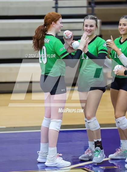 Thumbnail 2 in Iowa Park vs Comanche (UIL 3A  Bi-district) photogallery.