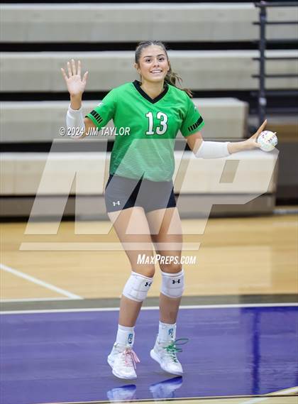 Thumbnail 3 in Iowa Park vs Comanche (UIL 3A  Bi-district) photogallery.