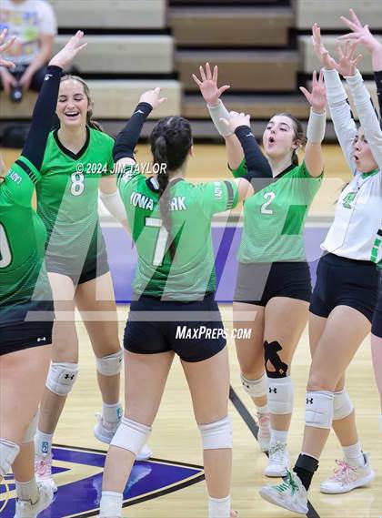 Thumbnail 1 in Iowa Park vs Comanche (UIL 3A  Bi-district) photogallery.
