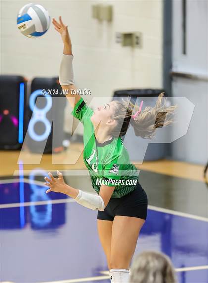Thumbnail 2 in Iowa Park vs Comanche (UIL 3A  Bi-district) photogallery.