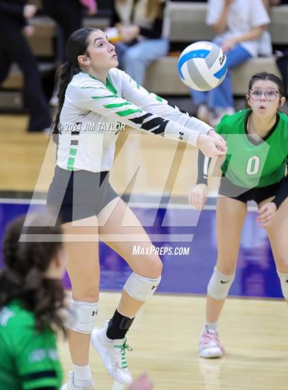 Thumbnail 1 in Iowa Park vs Comanche (UIL 3A  Bi-district) photogallery.