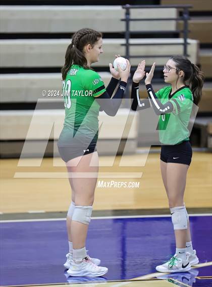 Thumbnail 3 in Iowa Park vs Comanche (UIL 3A  Bi-district) photogallery.