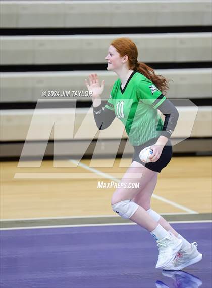 Thumbnail 1 in Iowa Park vs Comanche (UIL 3A  Bi-district) photogallery.