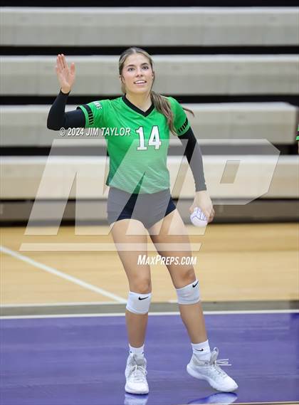 Thumbnail 2 in Iowa Park vs Comanche (UIL 3A  Bi-district) photogallery.