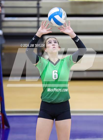 Thumbnail 1 in Iowa Park vs Comanche (UIL 3A  Bi-district) photogallery.