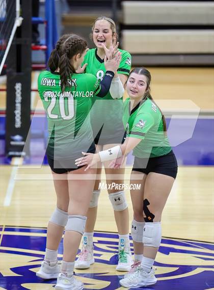 Thumbnail 3 in Iowa Park vs Comanche (UIL 3A  Bi-district) photogallery.