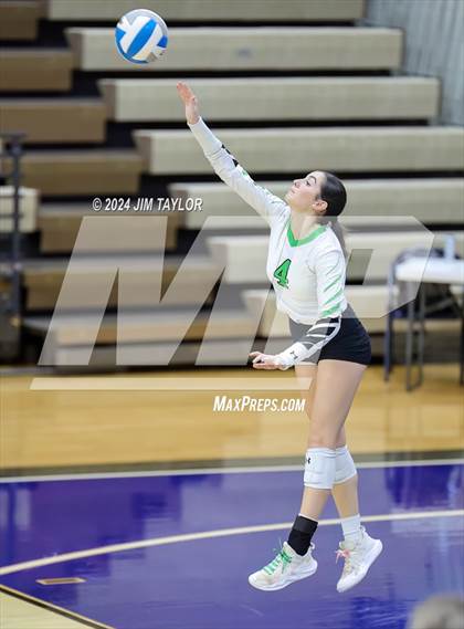 Thumbnail 2 in Iowa Park vs Comanche (UIL 3A  Bi-district) photogallery.