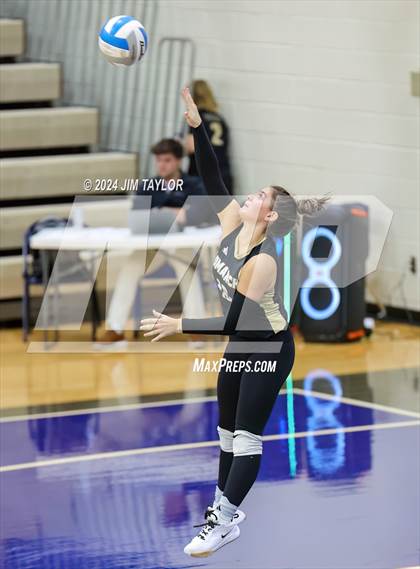 Thumbnail 3 in Iowa Park vs Comanche (UIL 3A  Bi-district) photogallery.