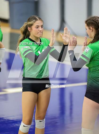 Thumbnail 3 in Iowa Park vs Comanche (UIL 3A  Bi-district) photogallery.