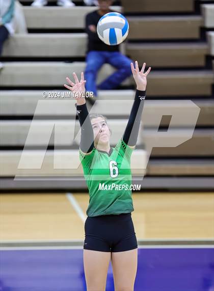 Thumbnail 2 in Iowa Park vs Comanche (UIL 3A  Bi-district) photogallery.