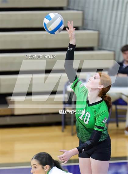 Thumbnail 3 in Iowa Park vs Comanche (UIL 3A  Bi-district) photogallery.