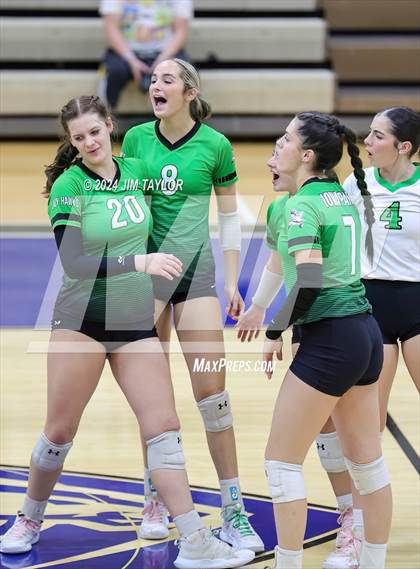 Thumbnail 3 in Iowa Park vs Comanche (UIL 3A  Bi-district) photogallery.