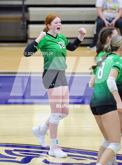 Thumbnail 3 in Iowa Park vs Comanche (UIL 3A  Bi-district) photogallery.
