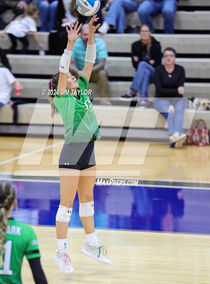 Thumbnail 1 in Iowa Park vs Comanche (UIL 3A  Bi-district) photogallery.