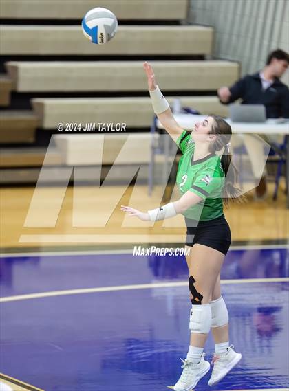 Thumbnail 3 in Iowa Park vs Comanche (UIL 3A  Bi-district) photogallery.