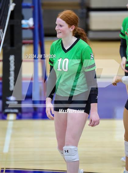 Thumbnail 3 in Iowa Park vs Comanche (UIL 3A  Bi-district) photogallery.