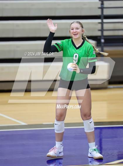 Thumbnail 1 in Iowa Park vs Comanche (UIL 3A  Bi-district) photogallery.