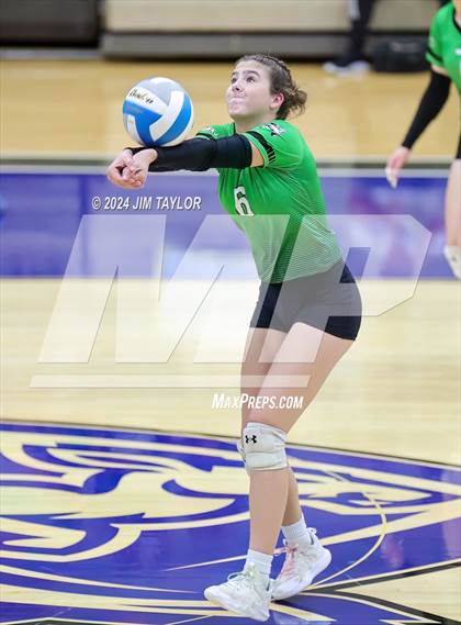 Thumbnail 3 in Iowa Park vs Comanche (UIL 3A  Bi-district) photogallery.