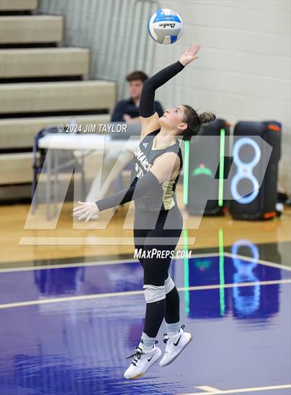 Thumbnail 1 in Iowa Park vs Comanche (UIL 3A  Bi-district) photogallery.