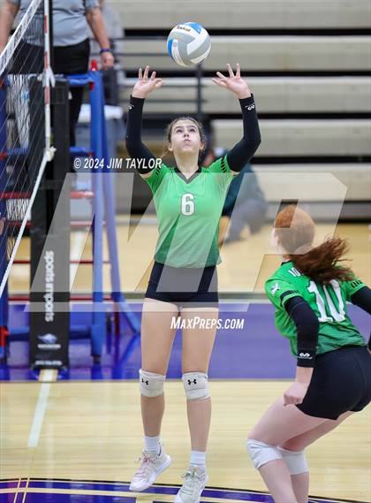 Thumbnail 3 in Iowa Park vs Comanche (UIL 3A  Bi-district) photogallery.