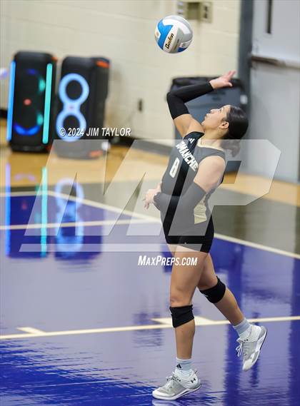 Thumbnail 3 in Iowa Park vs Comanche (UIL 3A  Bi-district) photogallery.