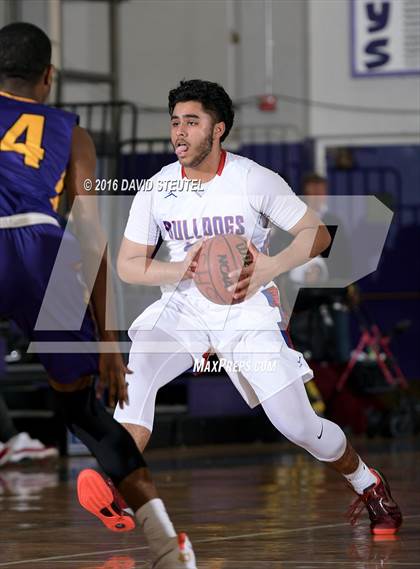 Thumbnail 3 in Oakland Tech vs. Folsom (St. Hope Elite Classic) photogallery.
