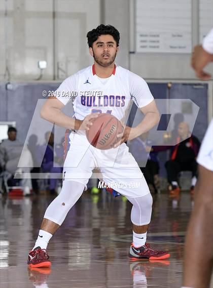 Thumbnail 3 in Oakland Tech vs. Folsom (St. Hope Elite Classic) photogallery.