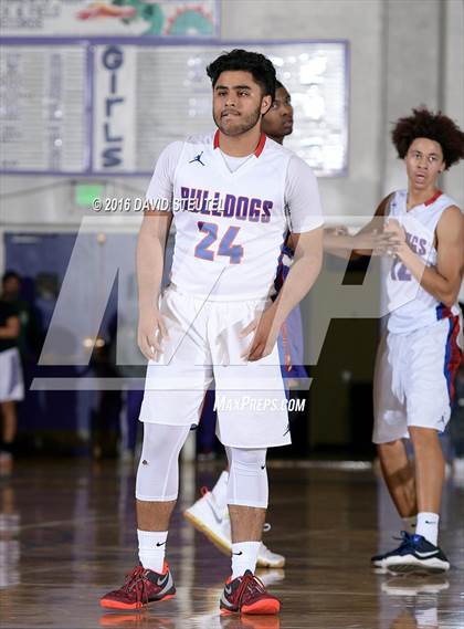 Thumbnail 2 in Oakland Tech vs. Folsom (St. Hope Elite Classic) photogallery.