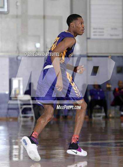 Thumbnail 2 in Oakland Tech vs. Folsom (St. Hope Elite Classic) photogallery.