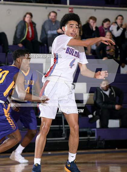 Thumbnail 2 in Oakland Tech vs. Folsom (St. Hope Elite Classic) photogallery.