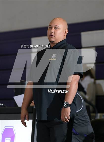 Thumbnail 2 in Oakland Tech vs. Folsom (St. Hope Elite Classic) photogallery.