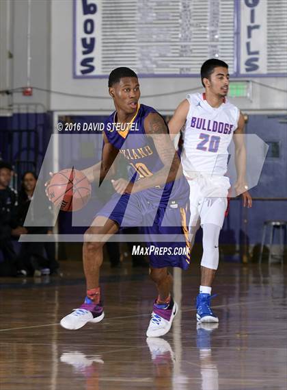 Thumbnail 3 in Oakland Tech vs. Folsom (St. Hope Elite Classic) photogallery.