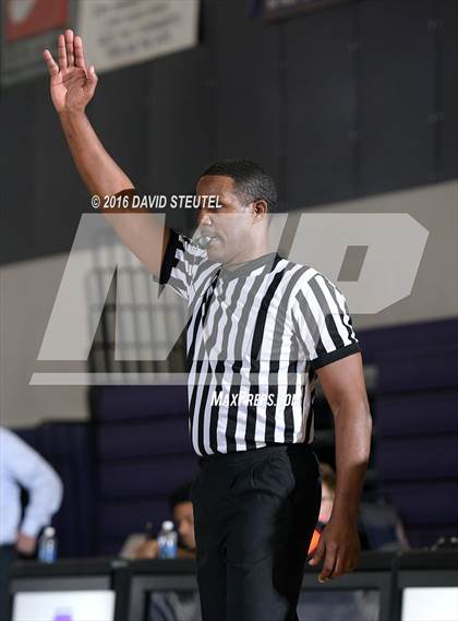 Thumbnail 1 in Oakland Tech vs. Folsom (St. Hope Elite Classic) photogallery.