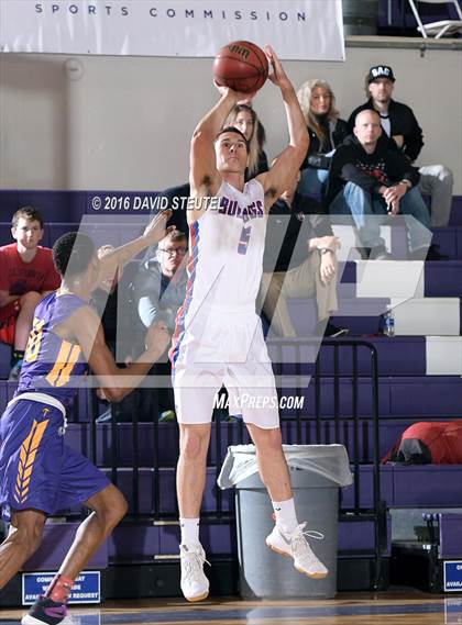 Thumbnail 1 in Oakland Tech vs. Folsom (St. Hope Elite Classic) photogallery.