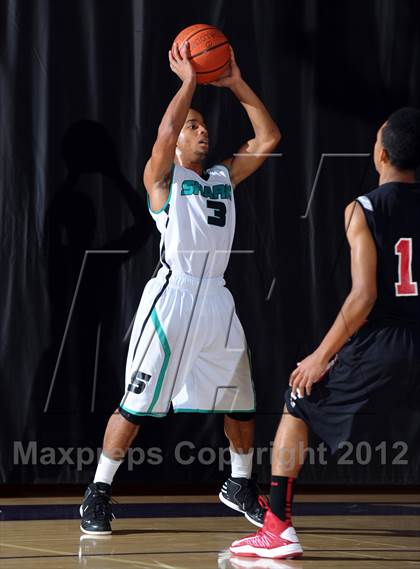 Thumbnail 1 in Etiwanda vs. Santiago (Inland Empire Classic) photogallery.