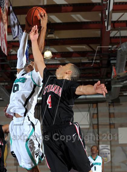 Thumbnail 1 in Etiwanda vs. Santiago (Inland Empire Classic) photogallery.