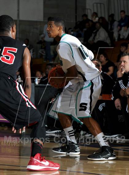 Thumbnail 3 in Etiwanda vs. Santiago (Inland Empire Classic) photogallery.